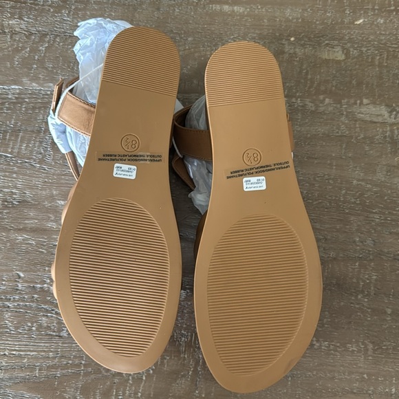 American Eagle Platform Wedge - Picture 4 of 4